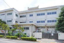 区立第三葛西小学校 約180m/2分